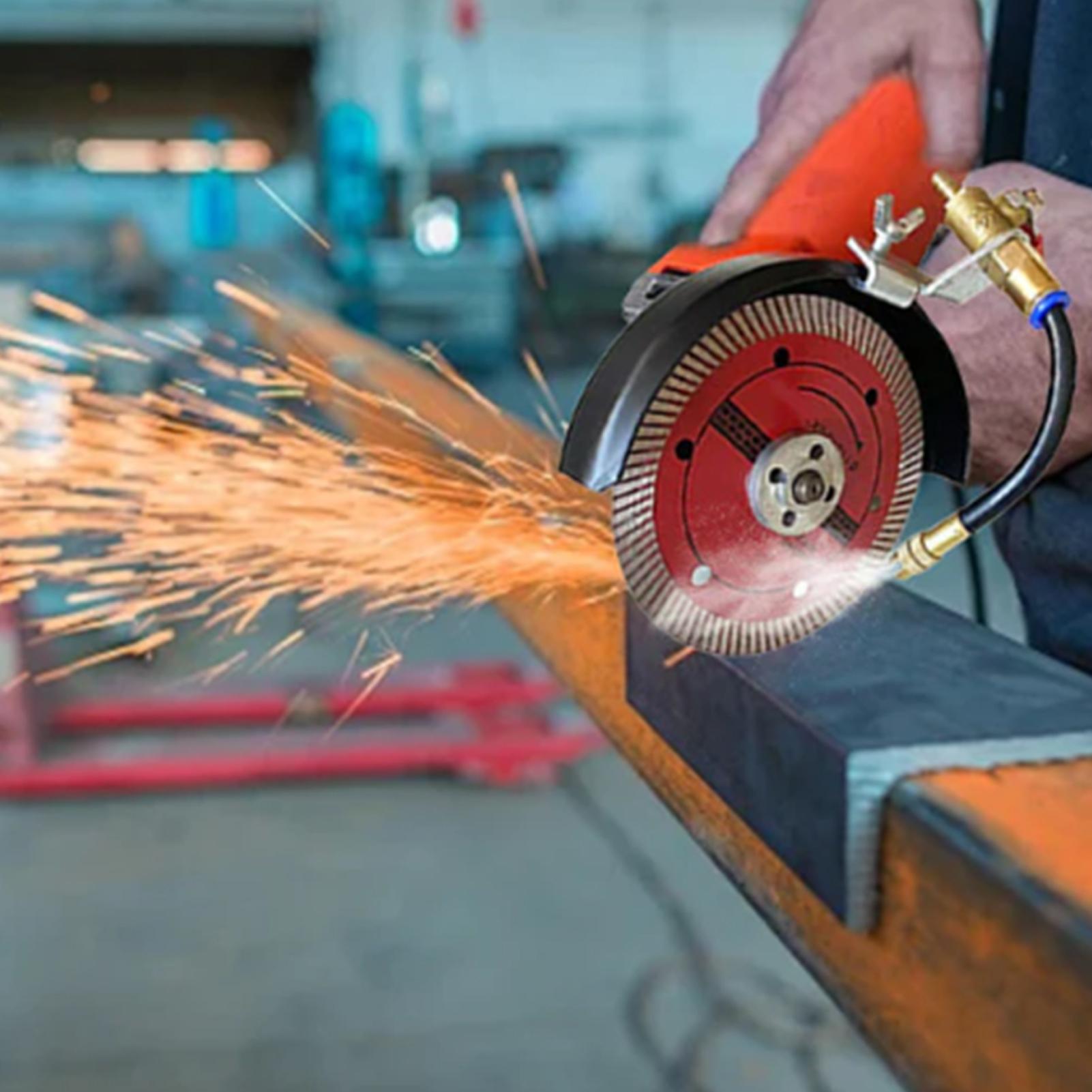 切断機用ウォータースプレーヤー 2モードユニバーサルフレキシ - Stump Grinder Attachment のレビューと価格